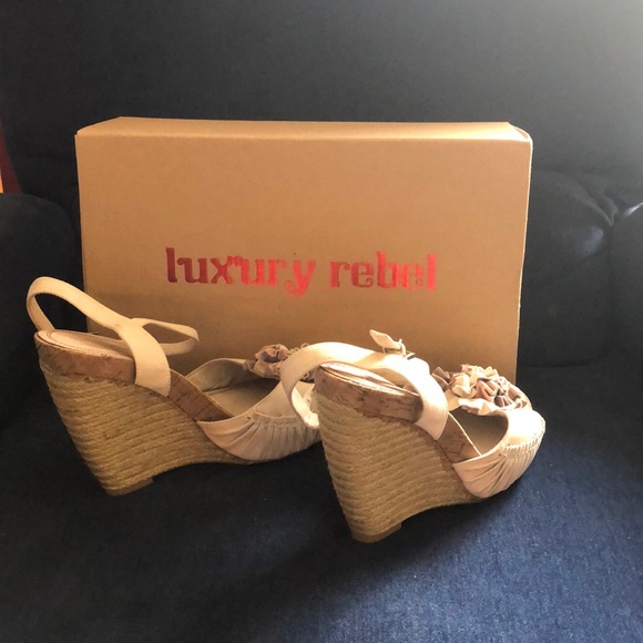 Luxury Rebel Leather Flower Wedge Heels 37.5 EU - Picture 3 of 10